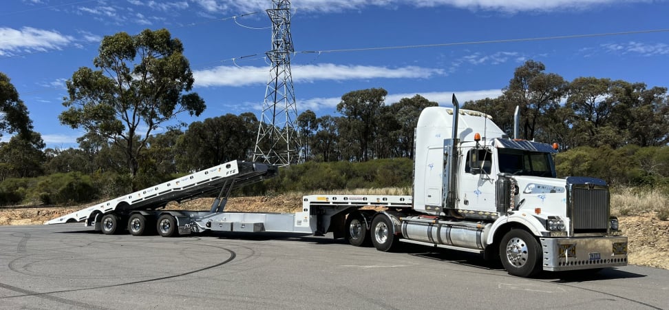 Super Tilt Trailer Haulage